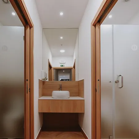 888hostel&suites בית אירוח São João da Madeira